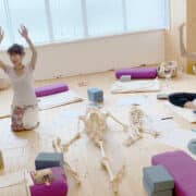 【ヨガ体験レポート】ゴムカーサナの「痛い」「できない」、それってホント？動きを分析しよう「うで編」 2