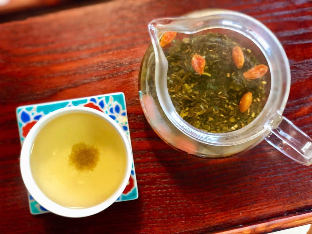〜ゆる薬膳〜イライラを鎮めて、潤いをつくる「びわの葉とジャスミンの薬膳茶」 1