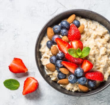 SAMPLE【ベジタリアン レシピ】ナッツとフルーツのオーツミールボウル 3