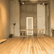 【水天宮スタジオ】天井高5mガラス張りの路面のス___