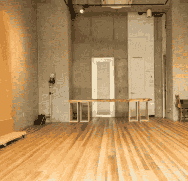 【水天宮スタジオ】天井高5mガラス張りの路面のス___