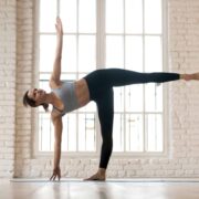 半月のポーズ（アルダ・チャンドラーサナ）とは？やり方とは？効果は？ 2